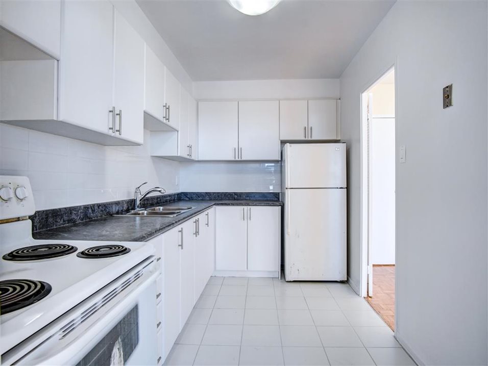 2740 Jane, well-lighted, spacious apartment community laundry.
